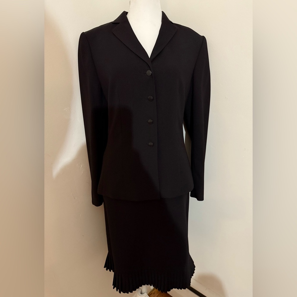 Le Suit Black dotted Knee-Length Skirt Suit